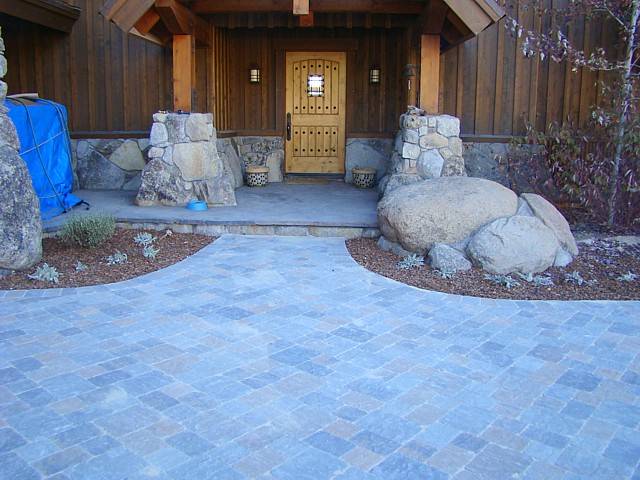 paver entry off driveway